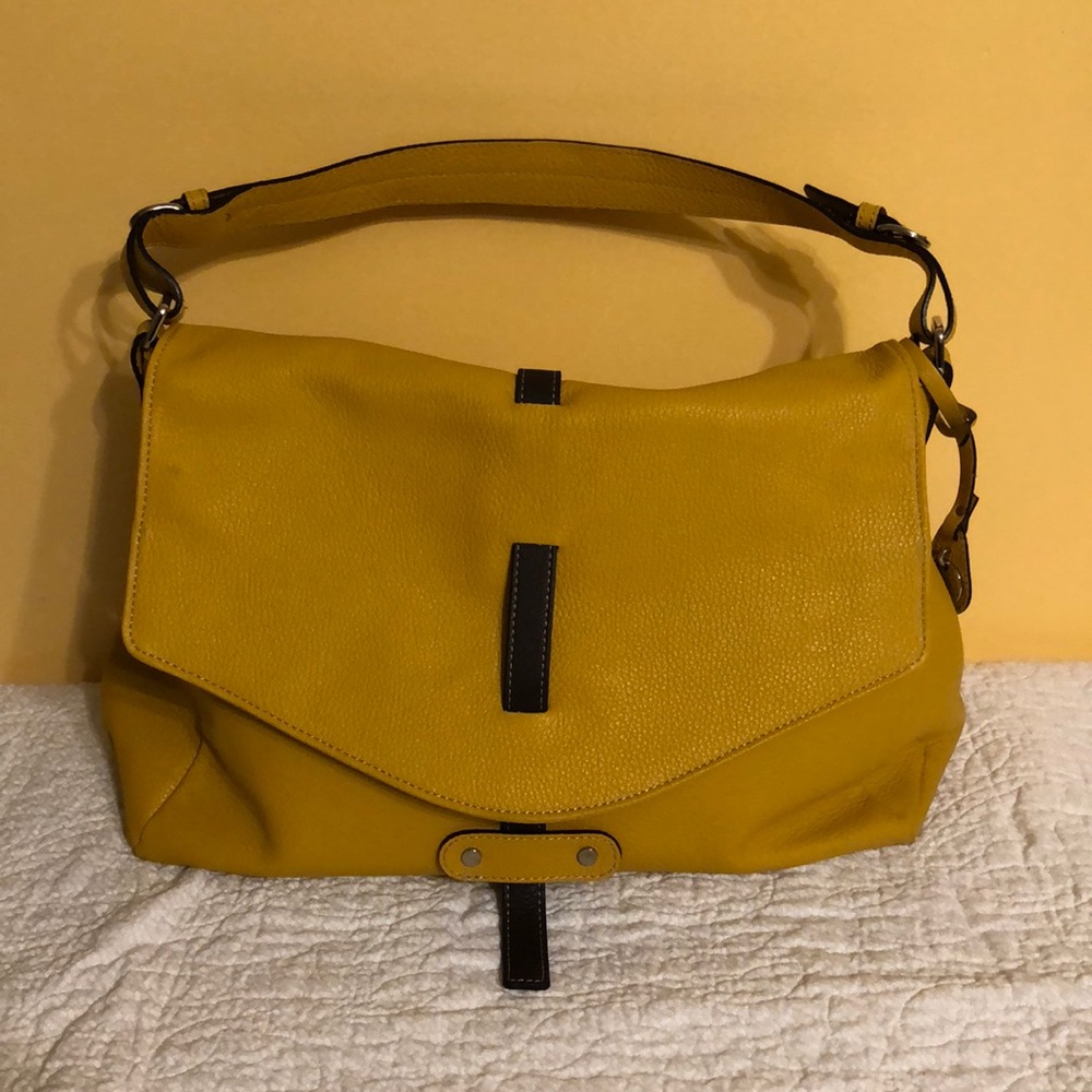 Italian leather purse from Italy. Gold